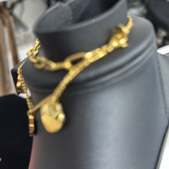 Inspired fashion jewelry charm bracelet - Picture 4 of 7